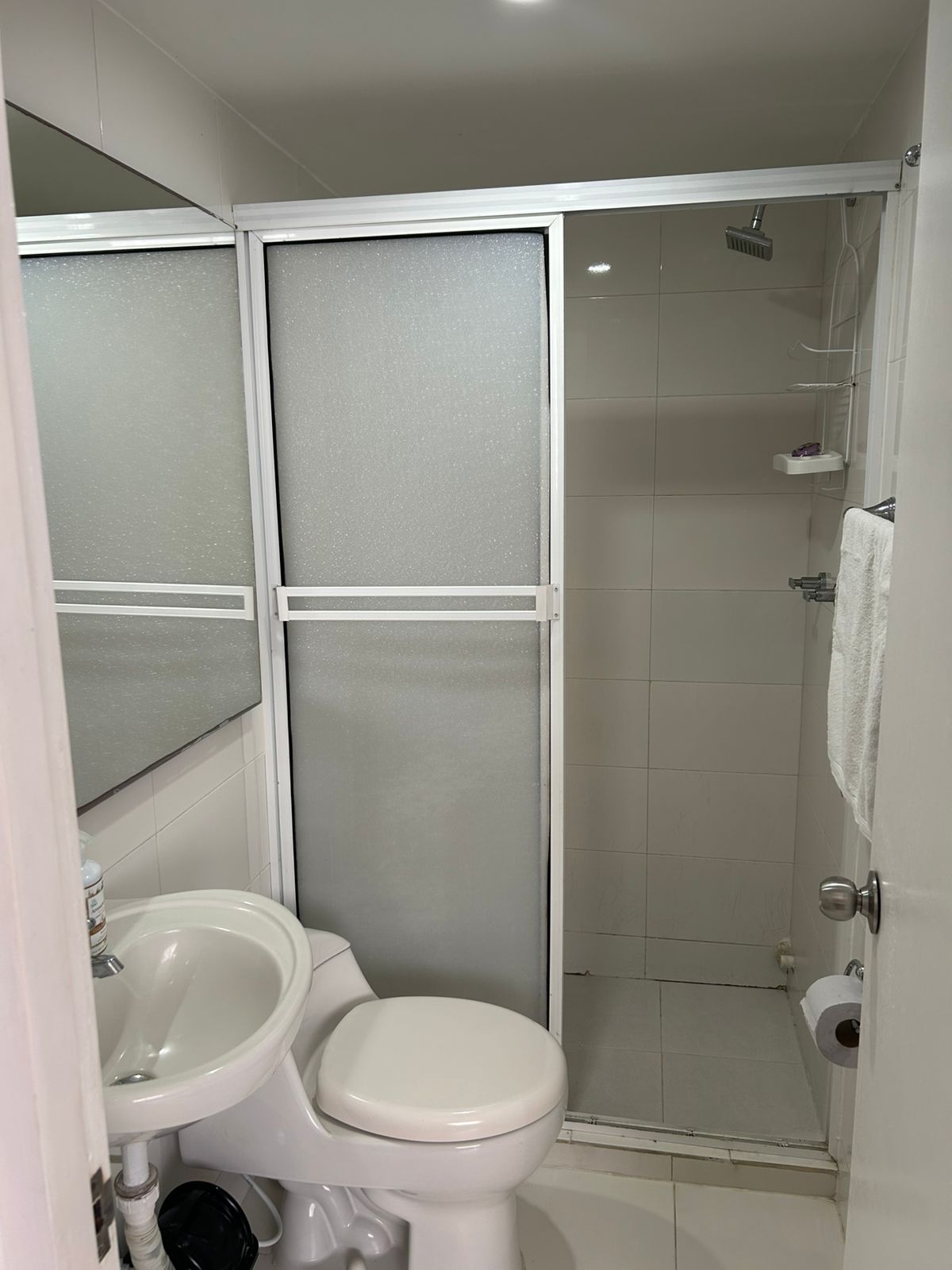 Apartamento 23-3B baño 2