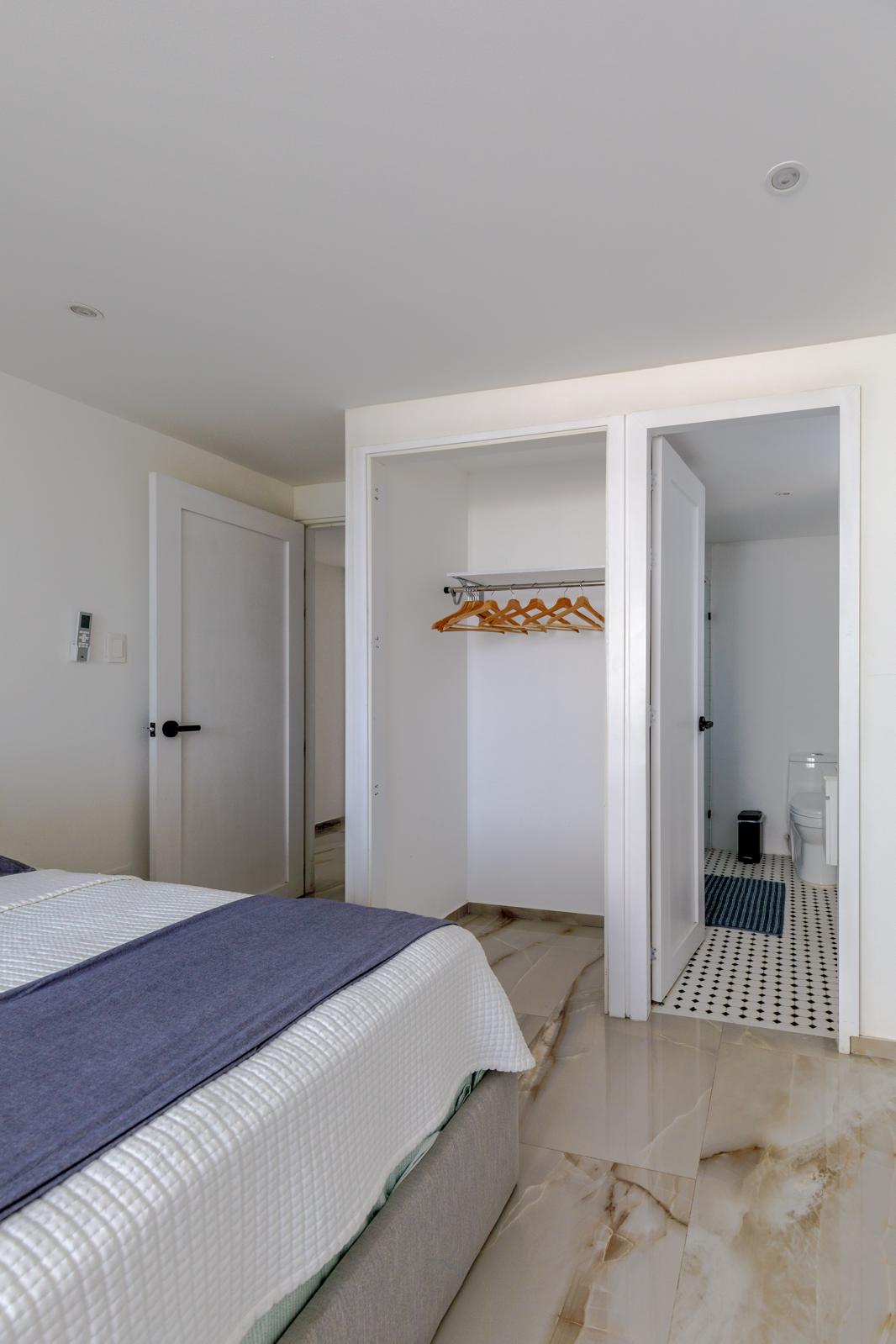 Apartamento 5-C2 alcoba principal - closet