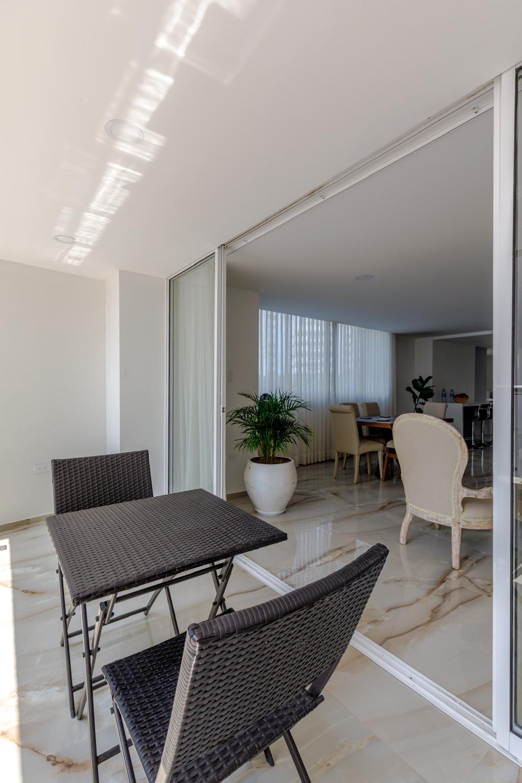 Apartamento 5-C2 balcón